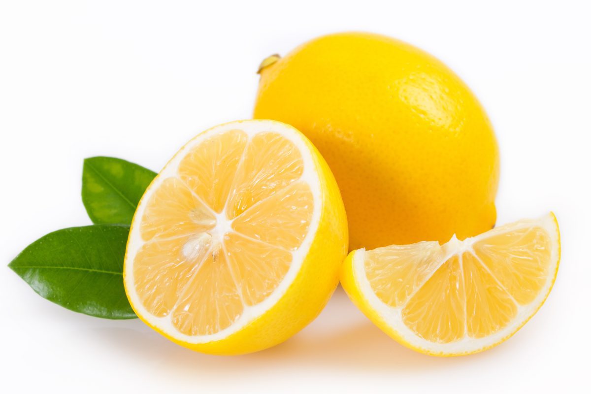 Effective methods and materials for removing flash stains from stainless steel 3 Lemon juice, white vinegar or apple cider vinegar has acidic properties that make it easier to remove stains