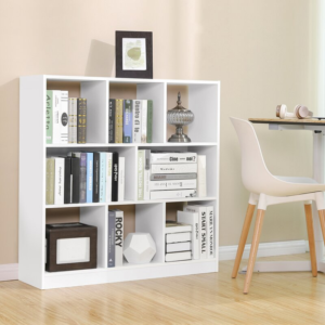 مكتبة شيري بتصميمها الهندسي الفريد توفر لكِ فرصة رائعة لترتيب الكتب والأغراض بطريقة مبتكرة. تتميز هذه المكتبة بتصميم عصري مستوحى من الأشكال الهندسية، مما يجعلها إضافة رائعة لأي مساحة داخلية تبحث عن لمسة من الأناقة والتميّز. تحتوي على رفوف متعددة الارتفاعات، ما يسمح بتخزين الكتب والمقتنيات بشكل مرن، ويُسهّل الوصول إليها بفضل التصميم الذكي.