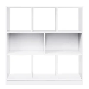 مكتبة شيري بتصميمها الهندسي الفريد توفر لكِ فرصة رائعة لترتيب الكتب والأغراض بطريقة مبتكرة. تتميز هذه المكتبة بتصميم عصري مستوحى من الأشكال الهندسية، مما يجعلها إضافة رائعة لأي مساحة داخلية تبحث عن لمسة من الأناقة والتميّز. تحتوي على رفوف متعددة الارتفاعات، ما يسمح بتخزين الكتب والمقتنيات بشكل مرن، ويُسهّل الوصول إليها بفضل التصميم الذكي.