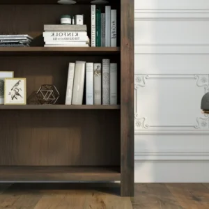 مكتبة كولومبيا بتصميم رائع هي خيار مثالي لتنظيم الكتب والمقتنيات الشخصية مع إضافة لمسة من الأناقة إلى منزلك أو مكتبك. تتميز المكتبة بتصميمها العصري الذي يتضمن رفوف متعددة وقوية توفر مساحة كبيرة لتخزين الكتب والمجلات والديكورات. بفضل المواد العالية الجودة في تصنيعها، تضمن المكتبة المتانة والقدرة على التحمل لفترات طويلة من الاستخدام.