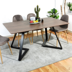 0005527 tables chairs 600