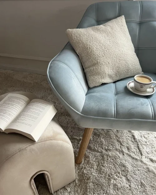 0011347 velvet armchair pink karis