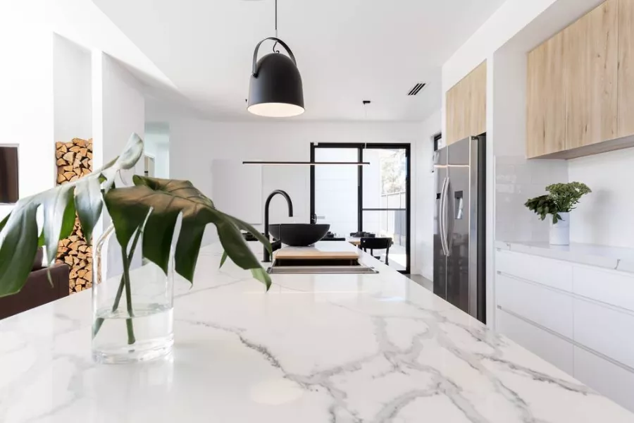 How to clean marble surfaces and keep them perfectly shiny 1 طرق تنظيف الأسطح الرخامية والحفاظ على لمعانها بشكل مثالي