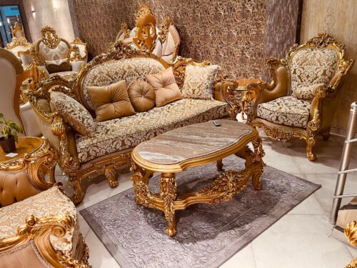 Elegant Crest Salon