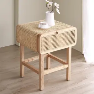 سرير نارا الراتان