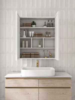 ⁦Roca LED mirror unit and cabinet⁩ - الصورة ⁦11⁩