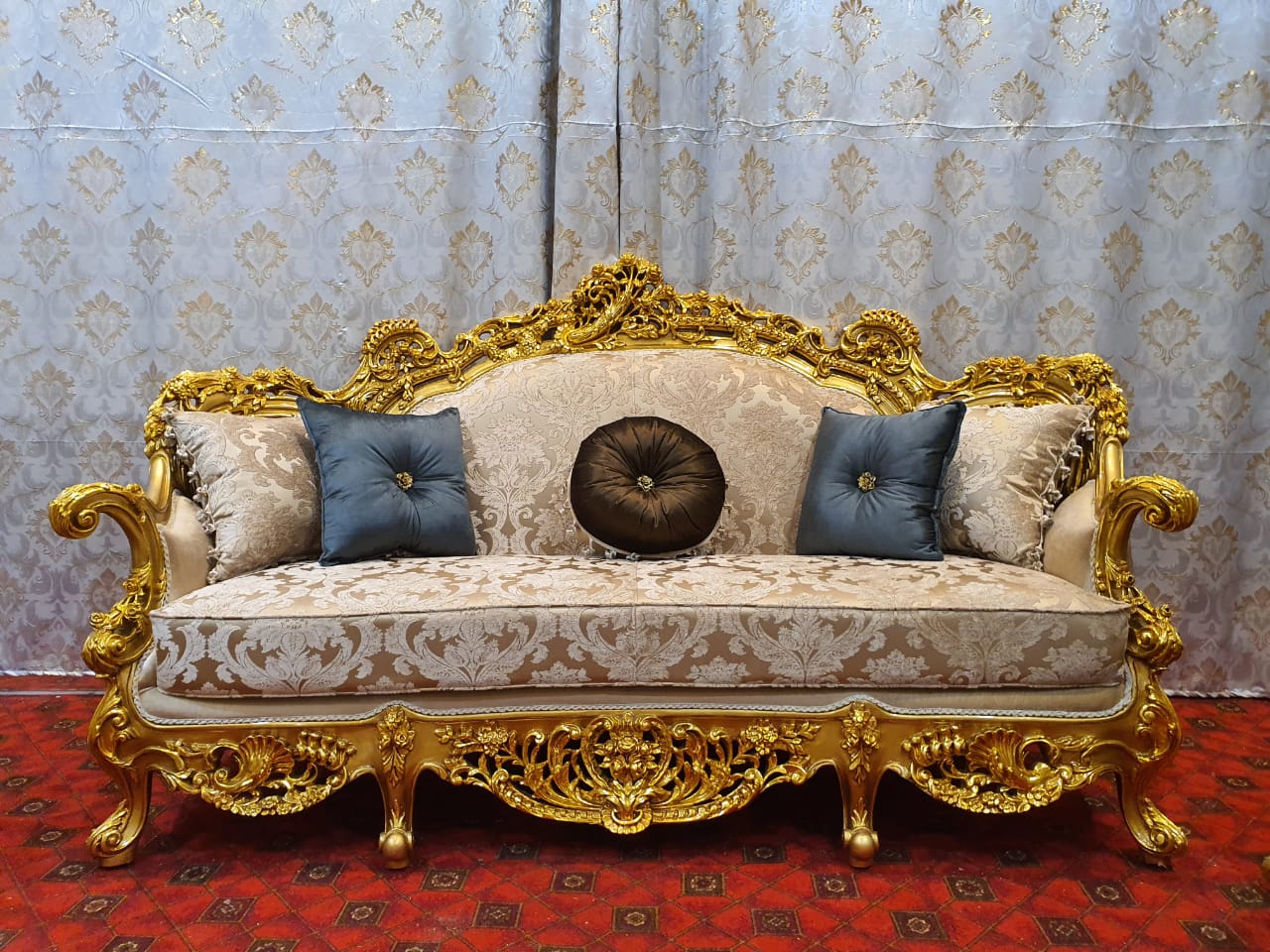 Luxury Classic American Sofa - الصورة 4