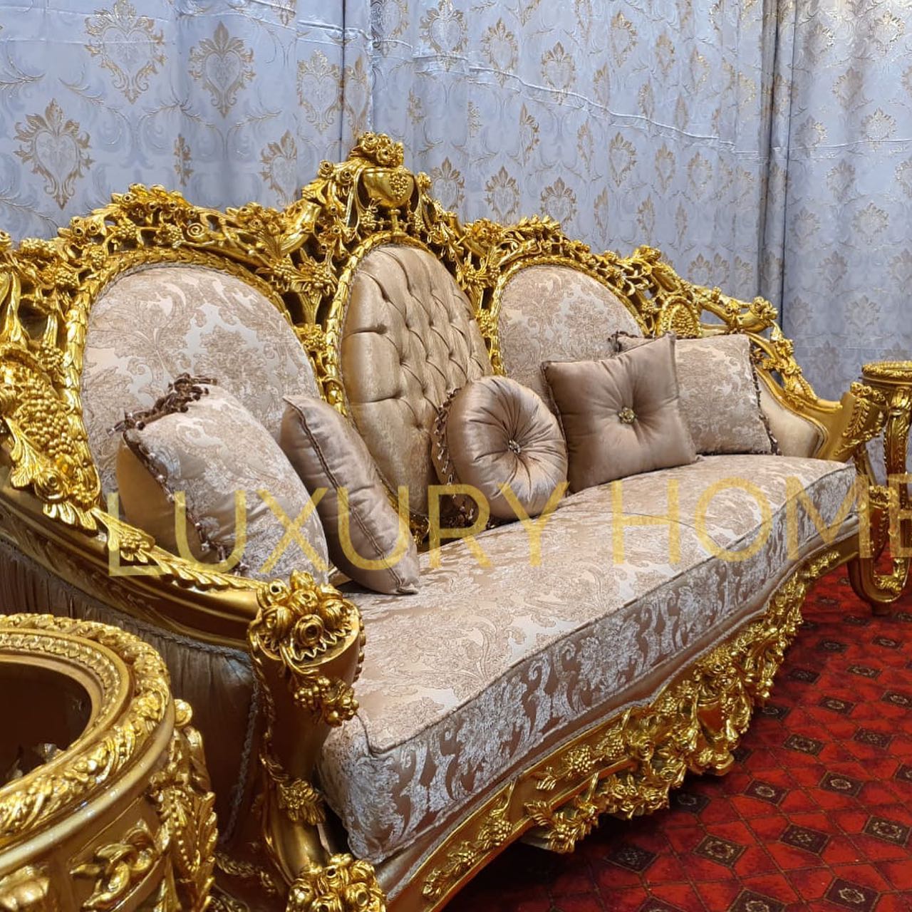 Noble Heritage Sofa - الصورة 3