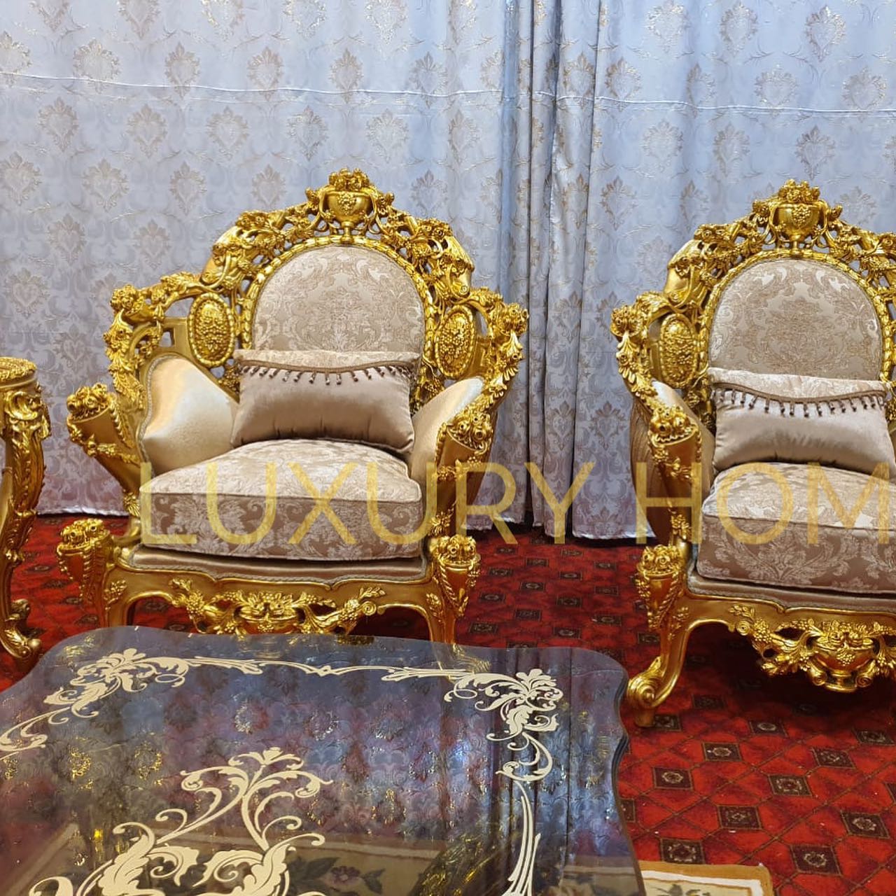 Noble Heritage Sofa - الصورة 4