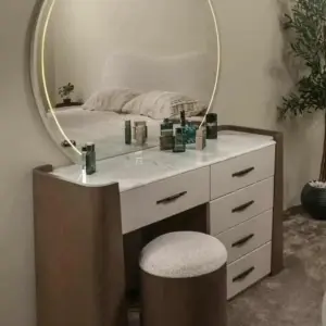 إليـفـــا تسريحة مودرن بتصميم رخامي وإضاءة دائرية