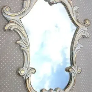 لوسيرا مراية حائط بتصميم ملكي