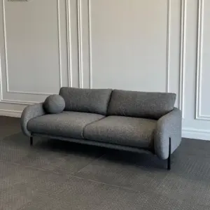 اورا كنبة رمادية مودرن بثلاثة مقاعد بتصميم أنيق