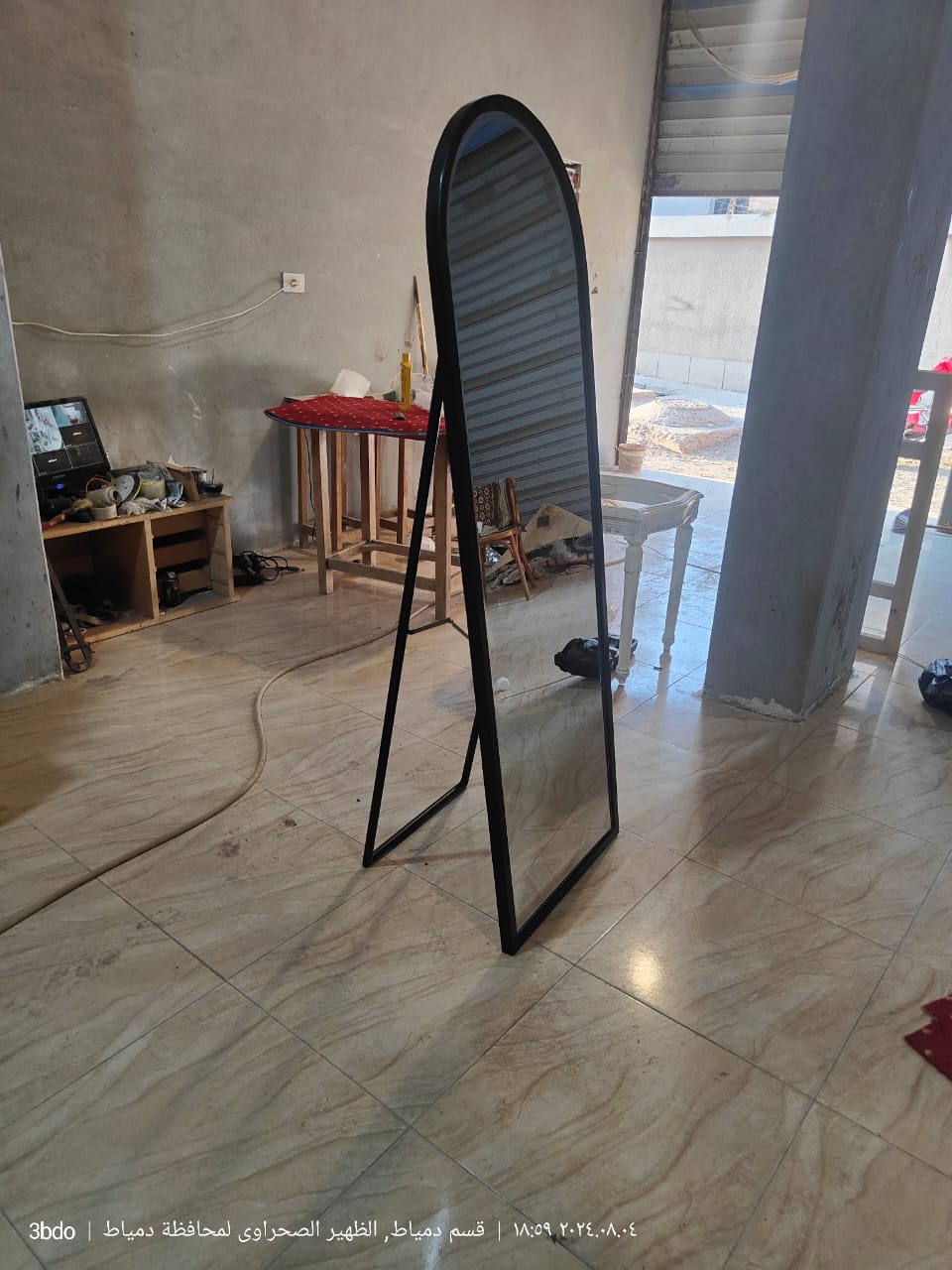 أدومي مرآة كاملة الطول بإطار خشبي - الصورة 8