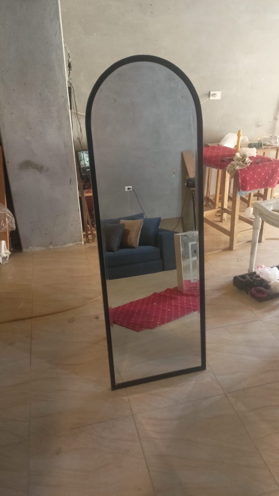أدومي مرآة كاملة الطول بإطار خشبي - الصورة 9