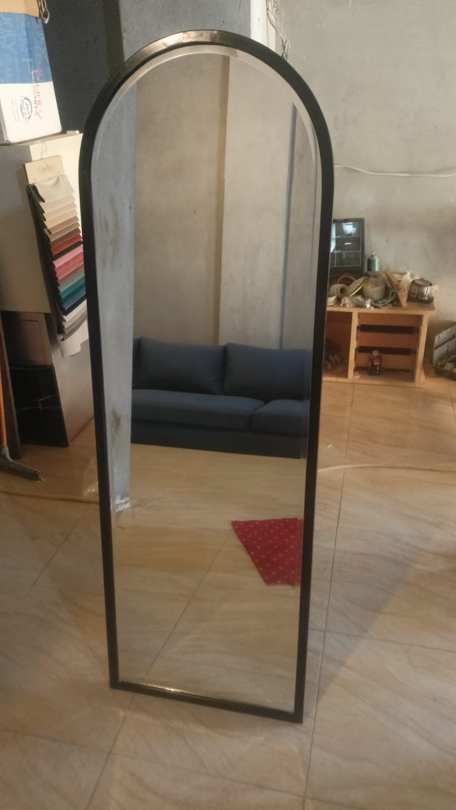 أدومي مرآة كاملة الطول بإطار خشبي - الصورة 11