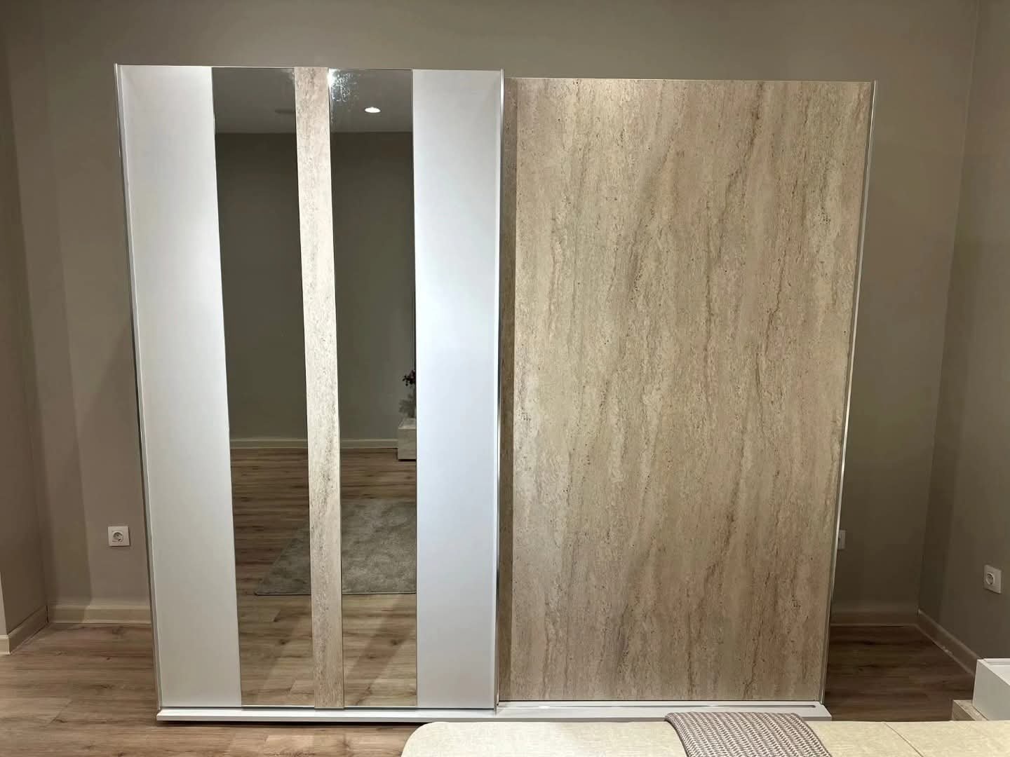 ألبا غرفة نوم مودرن أنيقة من Living - الصورة 11