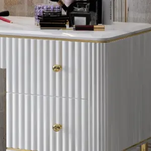 ⁦Blaine 5-drawer dresser⁩ - الصورة ⁦4⁩