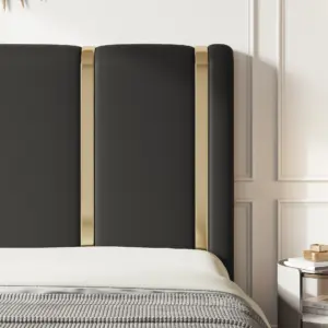⁦Black and Gold Lux ​​King Bed⁩ - الصورة ⁦7⁩