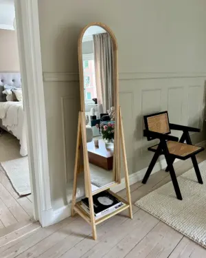 ⁦Ferretti Natural Wood Floor Mirror⁩ - الصورة ⁦6⁩