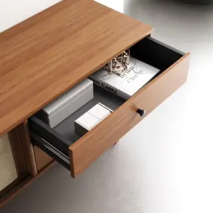 ⁦Caria natural wood TV table with rattan details and drawers⁩ - الصورة ⁦3⁩